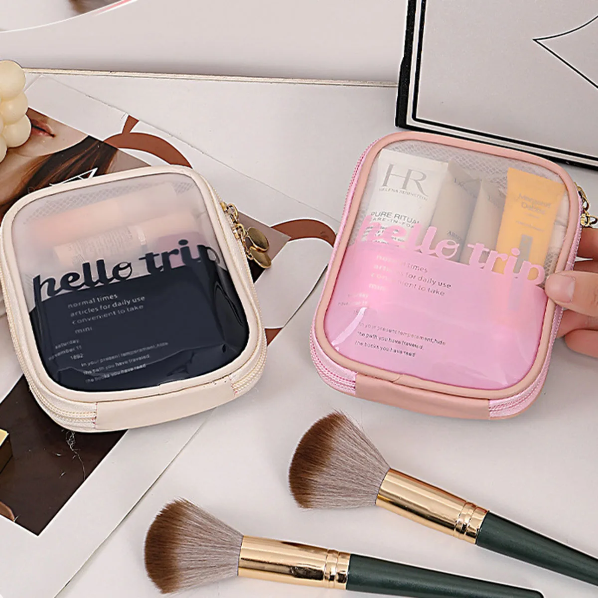 Beauty Kiss Makeup - กระเป๋าเครื่องสำอางแบบโปร่งใสพกพาสะดวก กระเป๋าใส่ลิปสติก กระเป๋าเดินทางสำหรับหูฟังบลูทูธ สายชาร์จ และกระเป๋าแต่งหน้า