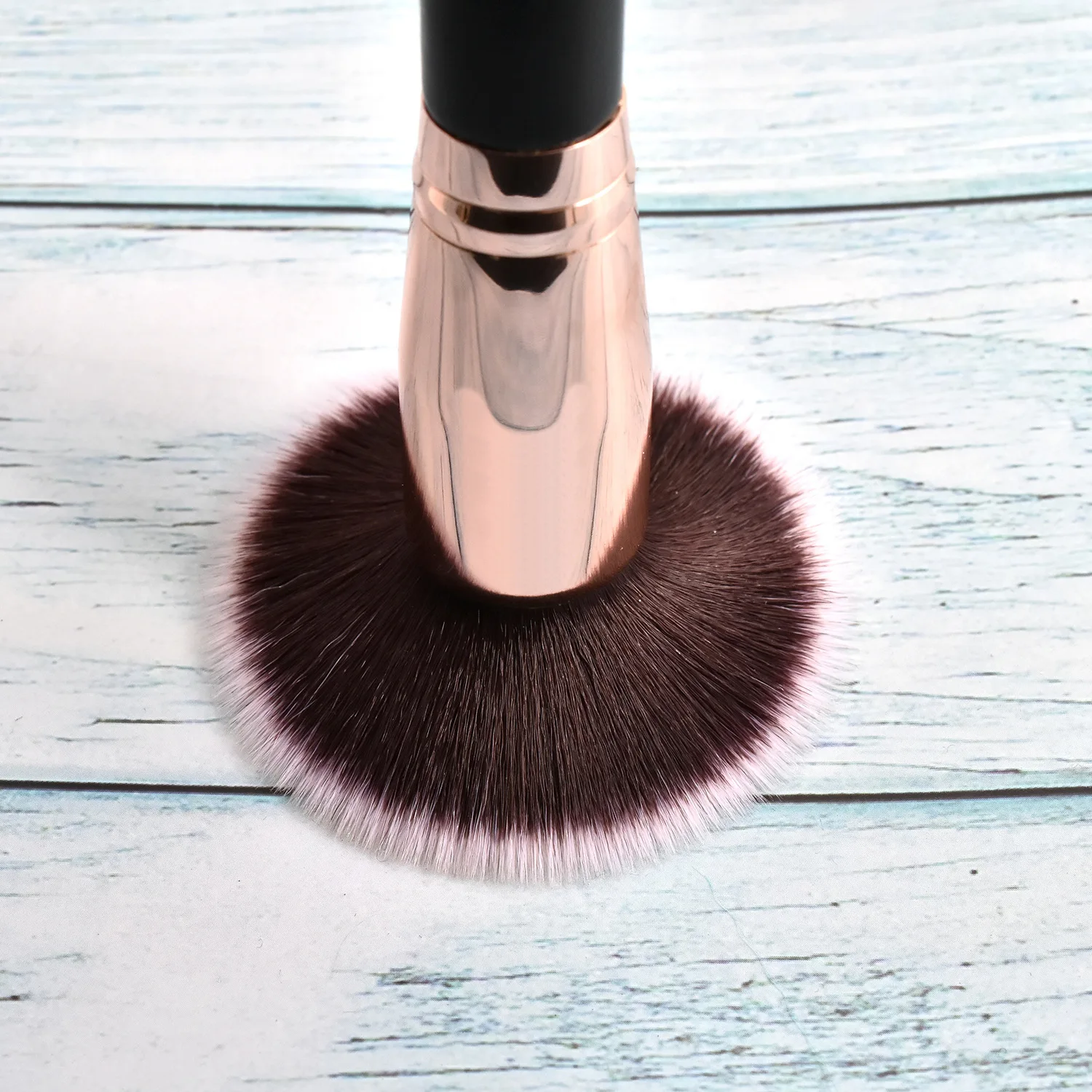 แปรงแต่งหน้า Foundation Loose  - Makeup Beauty Ro บทวิจารณ์และราคา